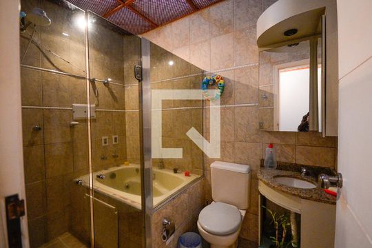 Banheiro de casa à venda com 3 quartos, 118m² em Jardim Vergueiro, São Paulo