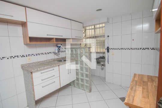 Cozinha de apartamento à venda com 2 quartos, 65m² em Fonseca, Niterói