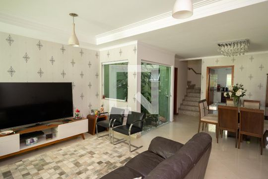 Casa à venda com 3 quartos, 209m² em Nova Petrópolis, São Bernardo do Campo