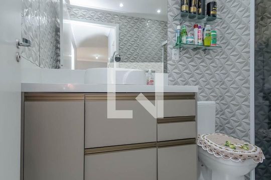 Banheiro de apartamento para alugar com 2 quartos, 50m² em Campos Elíseos, São Paulo