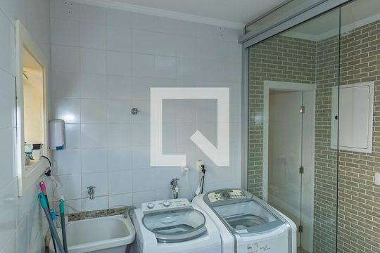 Área de Serviço de casa de condomínio para alugar com 4 quartos, 439m² em Loteamento Alphaville Campinas, Campinas