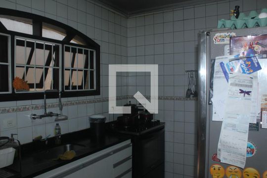 Cozinha de casa à venda com 6 quartos, 200m² em Jardim Nosso Lar, São Paulo