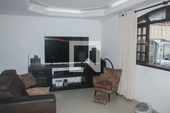 Sala  de casa à venda com 6 quartos, 200m² em Jardim Nosso Lar, São Paulo