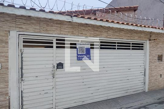 Fachada de casa à venda com 2 quartos, 112m² em Vila Gustavo, São Paulo