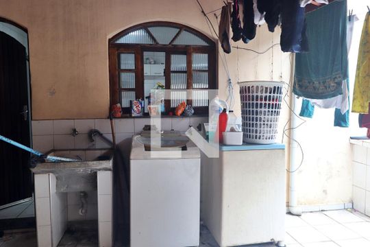 Área de Serviço de casa à venda com 4 quartos, 150m² em Jardim Utinga, Santo André