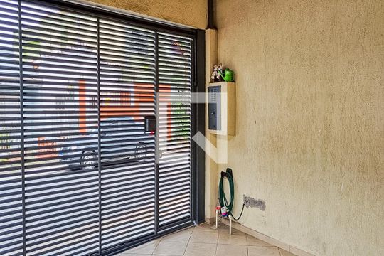 Garagem de casa à venda com 2 quartos, 260m² em Vila Maria Alta, São Paulo