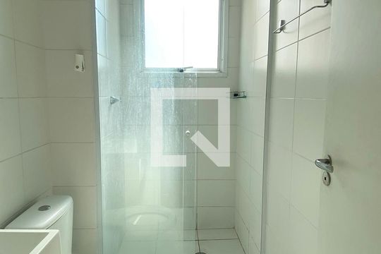 Banheiro de apartamento à venda com 2 quartos, 51m² em Centro, Barueri