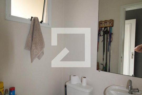 banheiro de serviço de casa de condomínio para alugar com 3 quartos, 100m² em Estância Velha, Canoas