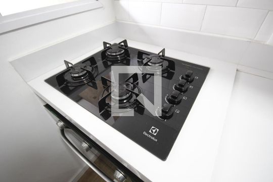 Cozinha de kitnet/studio à venda com 1 quarto, 28m² em Sé, São Paulo