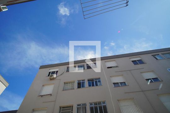 Fachada de kitnet/studio para alugar com 1 quarto, 28m² em Protásio Alves, Porto Alegre