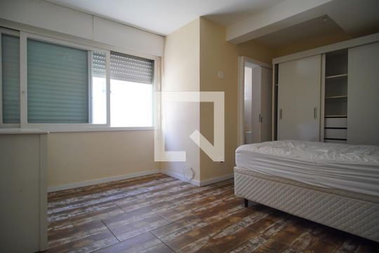 Studio de kitnet/studio para alugar com 1 quarto, 28m² em Protásio Alves, Porto Alegre