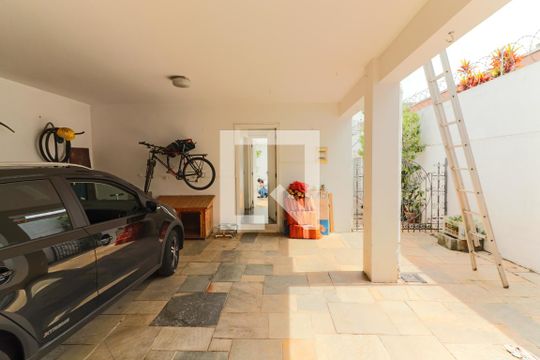 Garagem de casa para alugar com 4 quartos, 660m² em Butantã, São Paulo