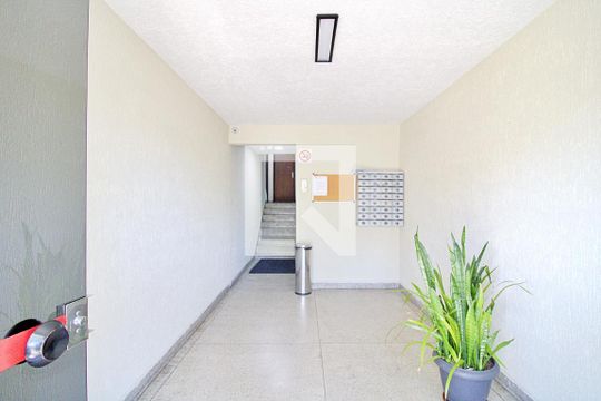Hall social de apartamento à venda com 2 quartos, 58m² em Jardim Pedro Goncalves, Taboão da Serra