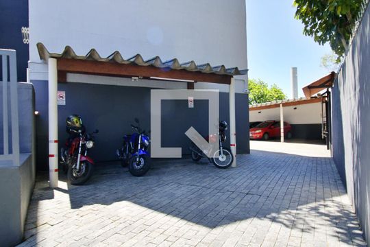 Garagem de apartamento à venda com 2 quartos, 58m² em Jardim Pedro Goncalves, Taboão da Serra