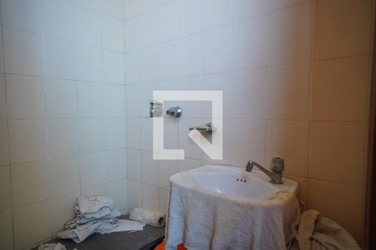 Banheiro de serviço de apartamento à venda com 4 quartos, 232m² em Nossa Senhora das Gracas, Canoas