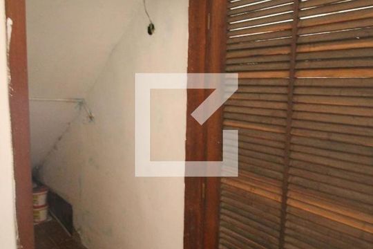 Dispensa de casa para alugar com 2 quartos, 94m² em São Miguel, São Gonçalo
