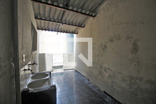 Área de Serviço de casa para alugar com 2 quartos, 94m² em São Miguel, São Gonçalo