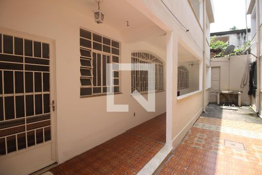Fachada de casa para alugar com 2 quartos, 94m² em São Miguel, São Gonçalo