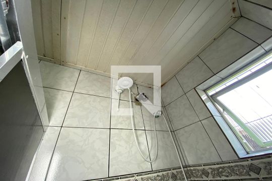 Chuveiro do Banheiro Externo de casa à venda com 4 quartos, 180m² em Centro, São Leopoldo