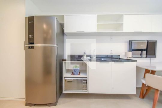 Cozinha de kitnet/studio para alugar com 1 quarto, 26m² em Consolação, São Paulo