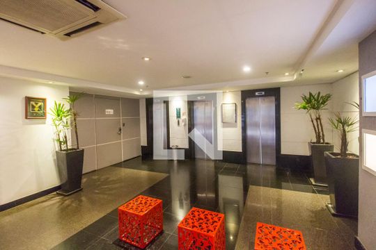 Hall de apartamento para alugar com 1 quarto, 40m² em Alphaville Industrial, Barueri