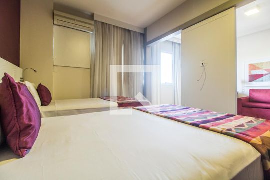 Suíte de apartamento para alugar com 1 quarto, 40m² em Alphaville Industrial, Barueri