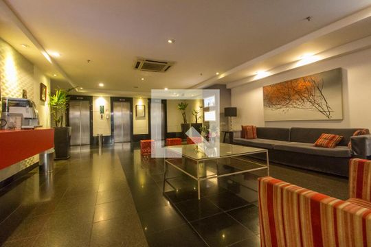 Hall de apartamento para alugar com 1 quarto, 40m² em Alphaville Industrial, Barueri