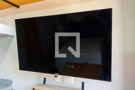 Detalhe TV de kitnet/studio à venda com 1 quarto, 24m² em Tatuapé, São Paulo