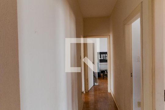 Corredor de apartamento à venda com 3 quartos, 110m² em Centro, Campinas