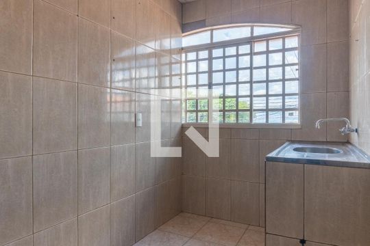 Cozinha e Área de Serviço de apartamento para alugar com 1 quarto, 48m² em Conjunto U, Brasília