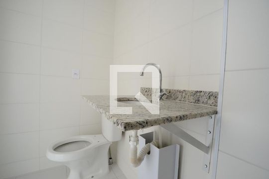Banheiro de kitnet/studio à venda com 1 quarto, 24m² em Vila Clementino, São Paulo