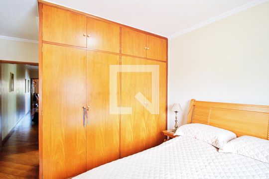 Suíte  de casa para alugar com 3 quartos, 143m² em Vila Morse, São Paulo