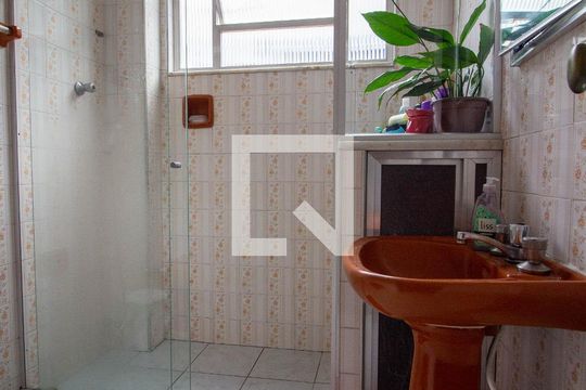 Banheiro Social de apartamento à venda com 3 quartos, 75m² em Tijuca, Rio de Janeiro