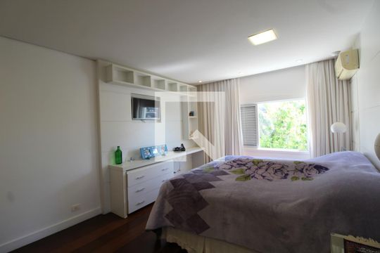 Suíte de casa para alugar com 3 quartos, 240m² em Vila Antonieta, São Paulo