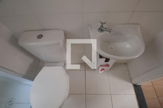 Banheiro de apartamento para alugar com 2 quartos, 45m² em Estância Velha, Canoas