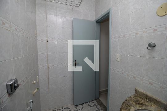 Banheiro Social de apartamento para alugar com 1 quarto, 40m² em Santa Teresa, Rio de Janeiro