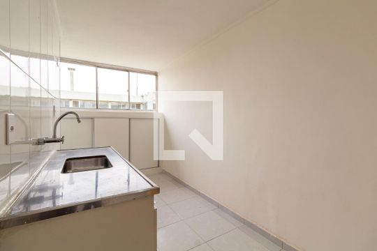Cozinha de apartamento para alugar com 3 quartos, 64m² em Parque Cecap, Guarulhos