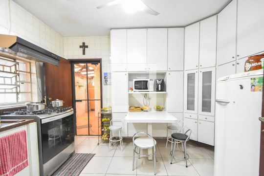 Cozinha de casa para alugar com 3 quartos, 170m² em Vila Cordeiro, São Paulo