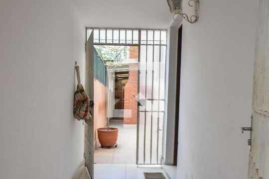 Entrada Social de casa para alugar com 3 quartos, 170m² em Vila Cordeiro, São Paulo