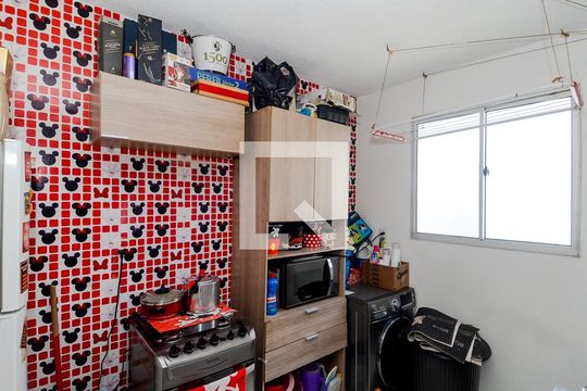Cozinha de apartamento para alugar com 2 quartos, 47m² em Vila Alzira, Guarulhos