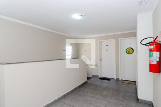 Hall de Entrada de apartamento para alugar com 2 quartos, 47m² em Vila Alzira, Guarulhos