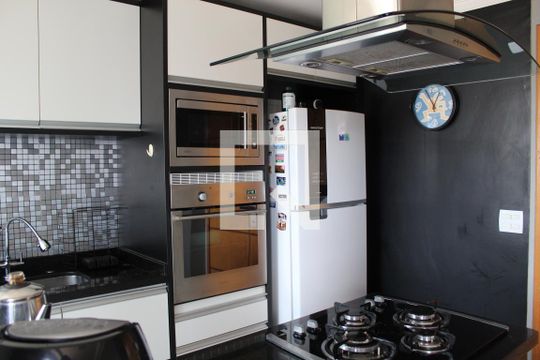 COZINHA de apartamento para alugar com 2 quartos, 50m² em Imirim, São Paulo