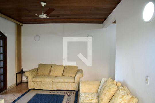 Sala de casa para alugar com 3 quartos, 160m² em Vila Santo Antonio do Portao, Cotia