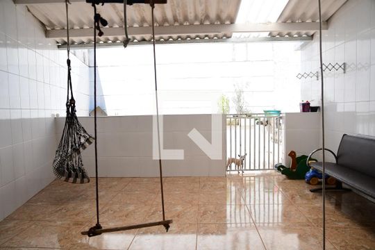 Quintal de casa para alugar com 3 quartos, 160m² em Vila Santo Antonio do Portao, Cotia