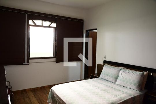 Suíte de casa para alugar com 3 quartos, 160m² em Vila Santo Antonio do Portao, Cotia