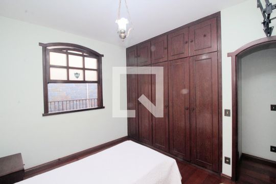 Casa à venda com 4 quartos, 445m² em Minas Brasil, Belo Horizonte