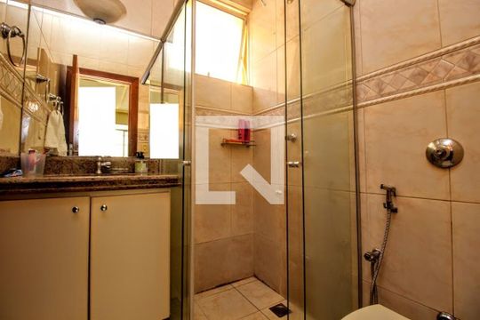 Casa à venda com 4 quartos, 200m² em Carlos Prates, Belo Horizonte