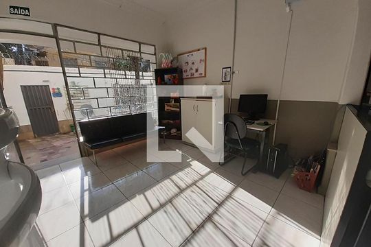 Casa à venda com 4 quartos, 654m² em Carlos Prates, Belo Horizonte