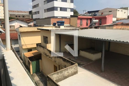 Casa para alugar com 3 quartos, 270m² em Carlos Prates, Belo Horizonte