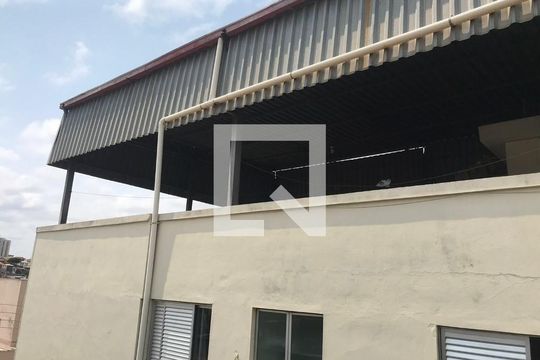 Casa para alugar com 3 quartos, 270m² em Carlos Prates, Belo Horizonte